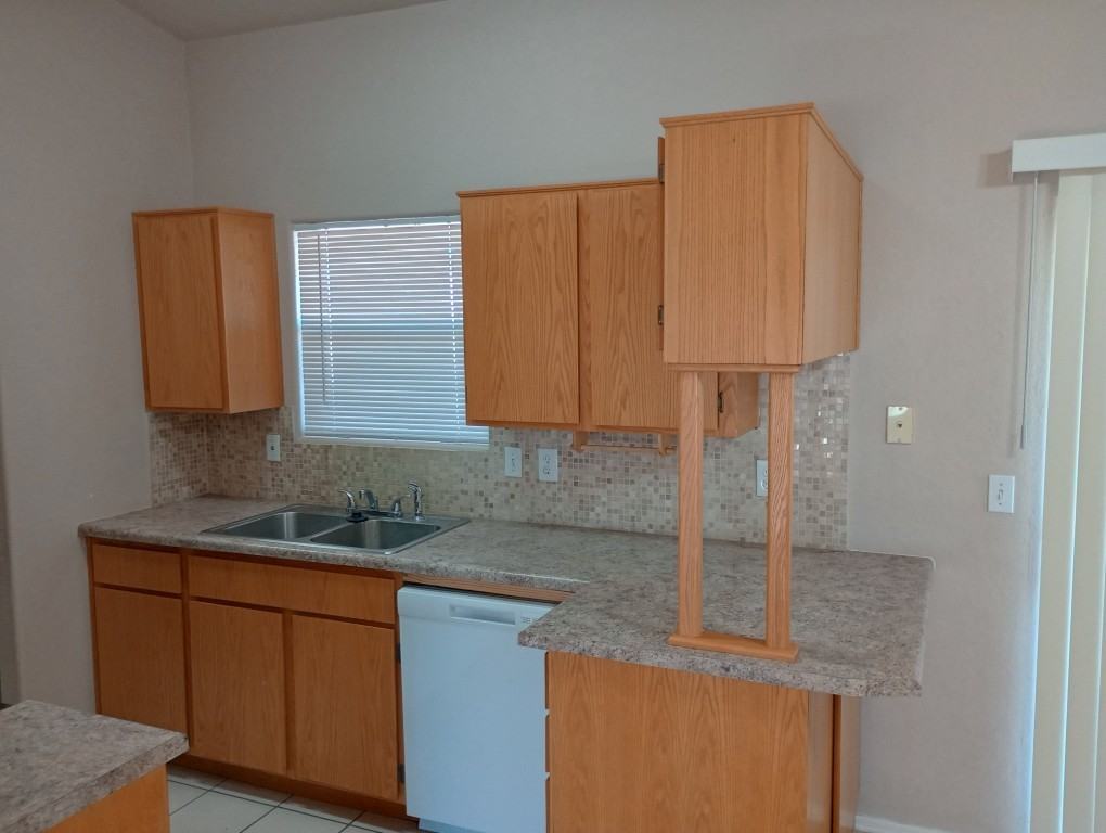 8340 W Concordia Dr #B - Photo 4 of 20