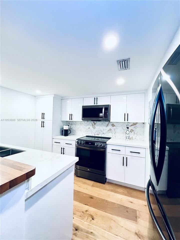 6855 Sw 45th Ln #1 - Photo 3 of 23