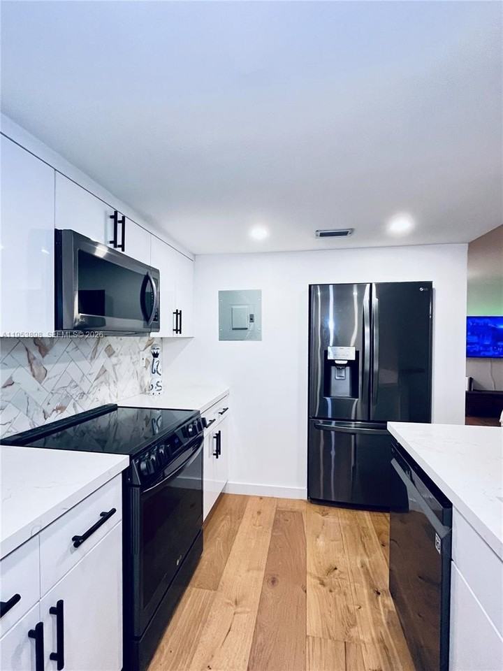 6855 Sw 45th Ln #1 - Photo 7 of 23