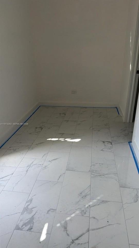 1375 Ne 135th St #B - Photo 4 of 7