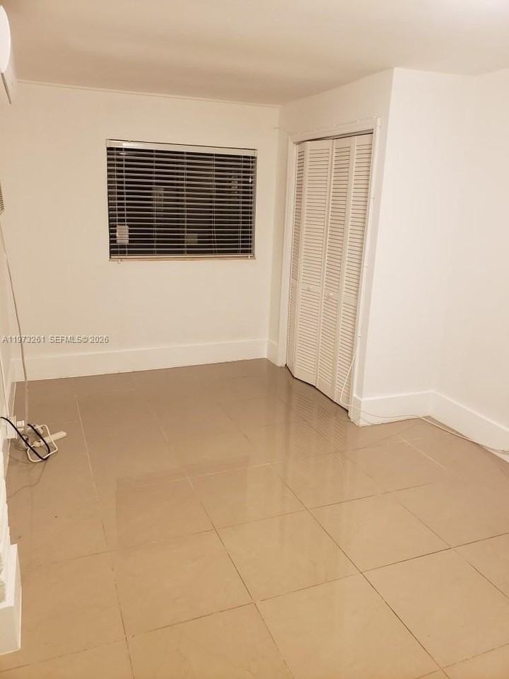 4124 Sw 61st Ave #0 - Photo 3 of 6