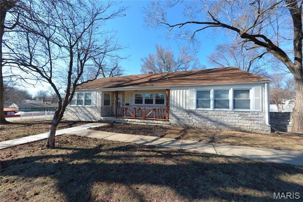 1005 Hawthorn Ave - Photo 2 of 41