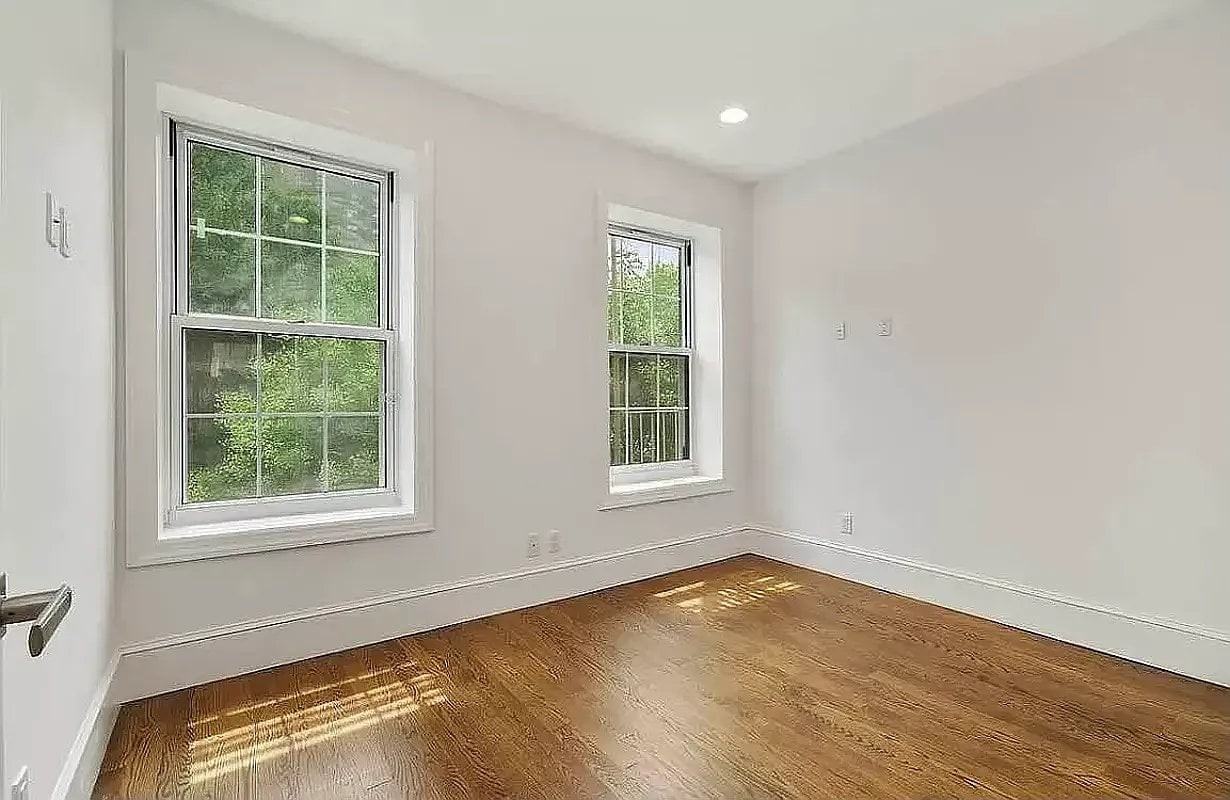 407 E 6th St #2 - Photo 2 of 8