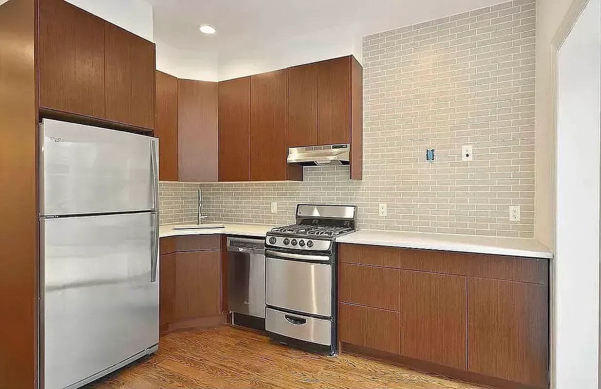 407 E 6th St #2 - Photo 3 of 8