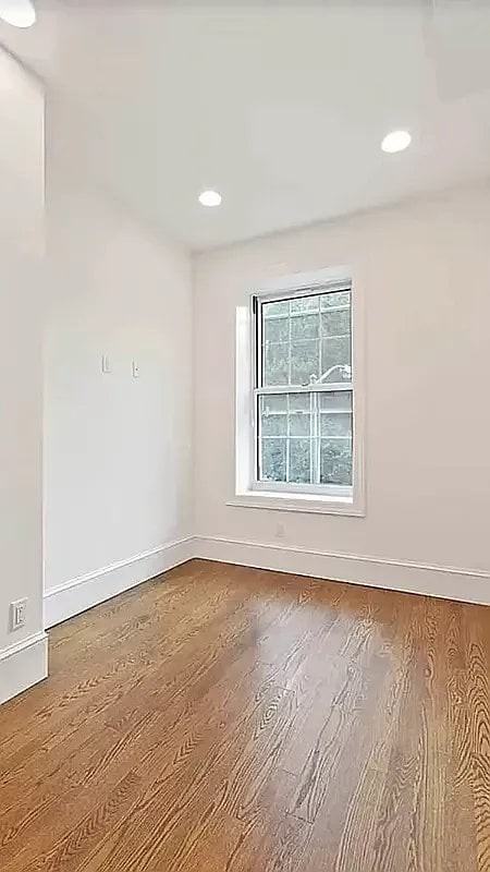 407 E 6th St #2 - Photo 4 of 8