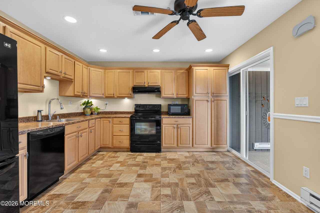 69 William And Mary Sq Unit B - Photo 7 of 25