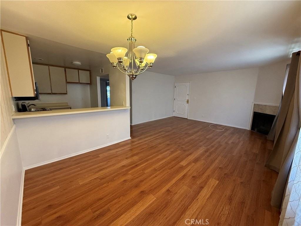 14758 Magnolia Blvd - Photo 6 of 17