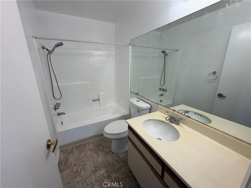 14758 Magnolia Blvd - Photo 7 of 17