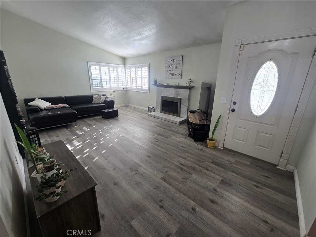 2513 S Prairie Dunes Pl - Photo 3 of 19