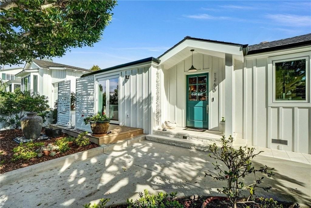 1260 Brangwyn Way - Photo 2 of 29