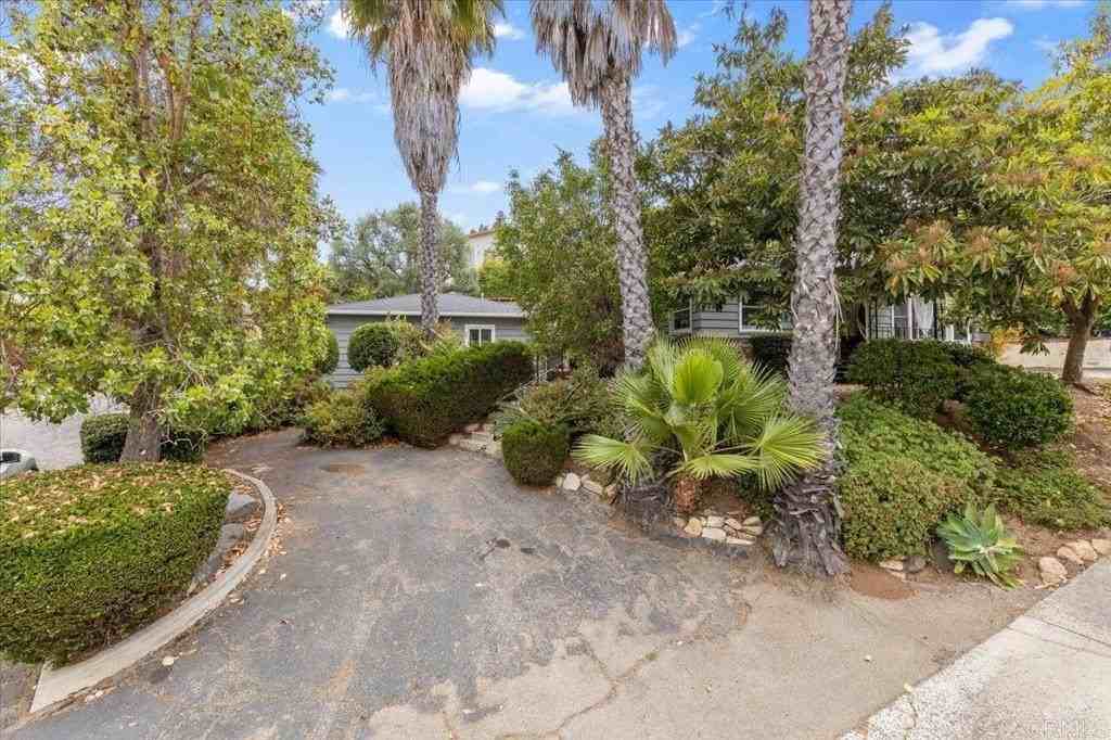 139 Hillside Ter - Photo 2 of 17