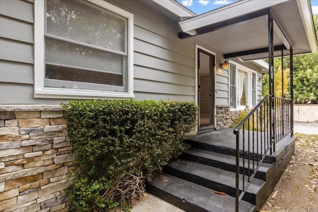 139 Hillside Ter - Photo 3 of 17