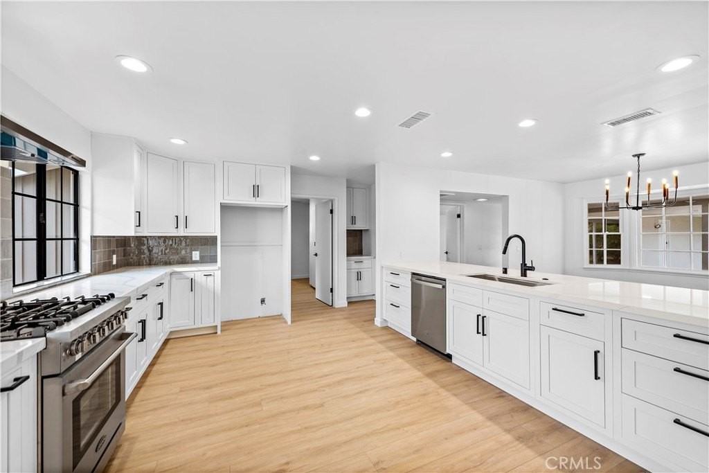 12392 Country Ln - Photo 4 of 31