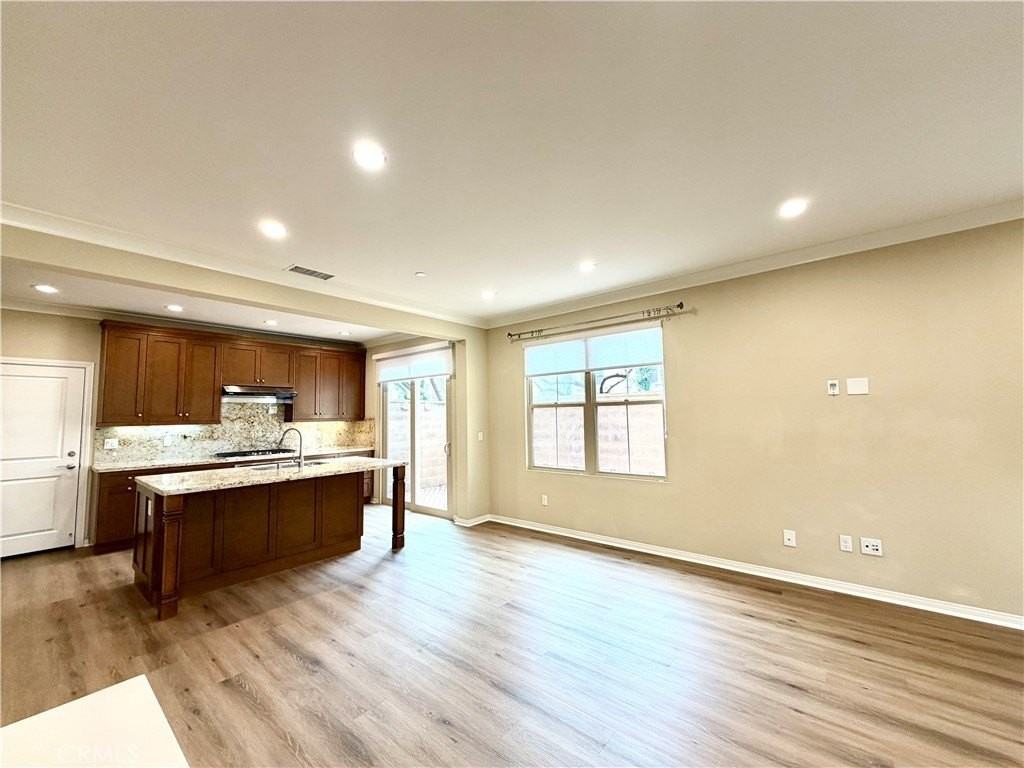 220 Kempton - Photo 6 of 14