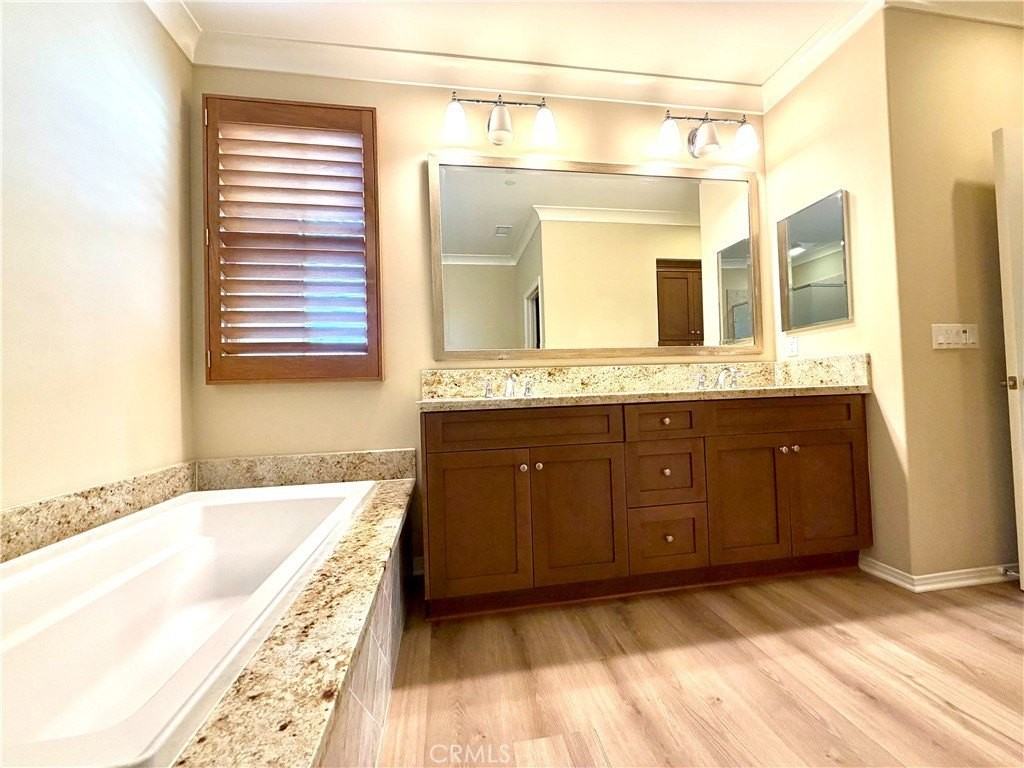 220 Kempton - Photo 7 of 14