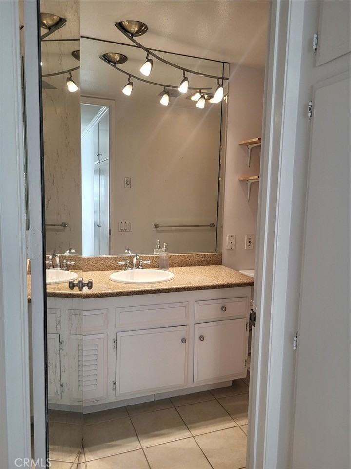 2103 Ronda Granada #A - Photo 7 of 27