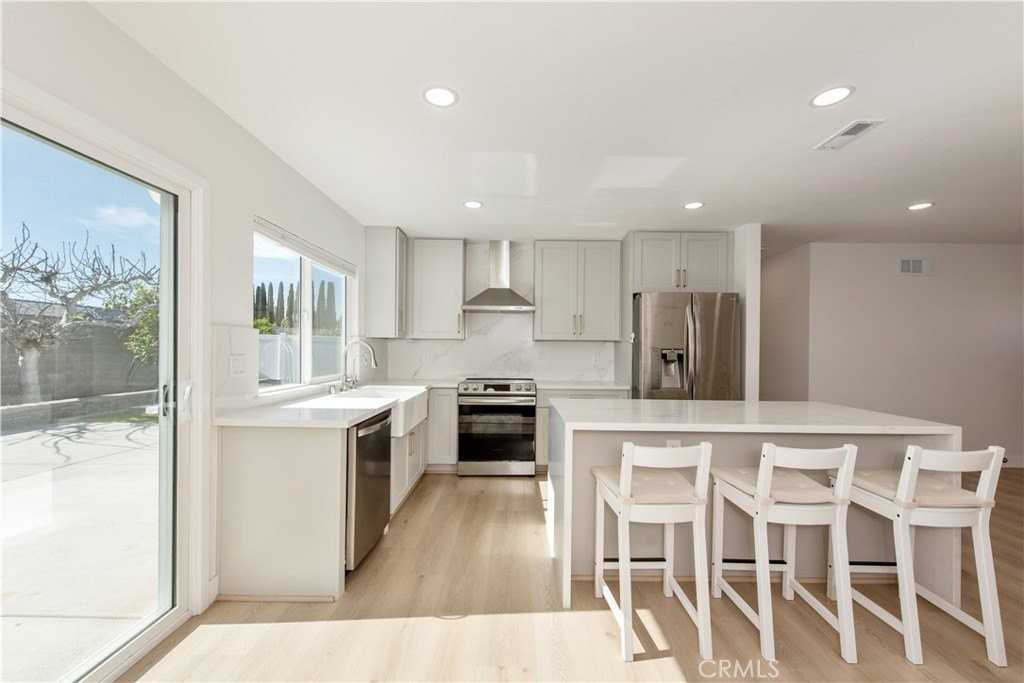 4862 Lori Ann Ln - Photo 6 of 19