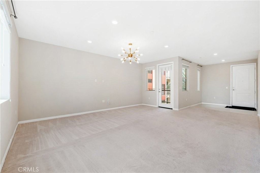 202 Tribeca - Photo 4 of 20