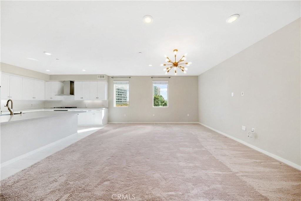 202 Tribeca - Photo 5 of 20