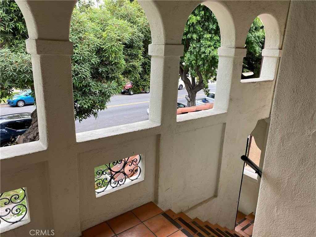 1028 S Crescent Heights Blvd - Photo 4 of 44