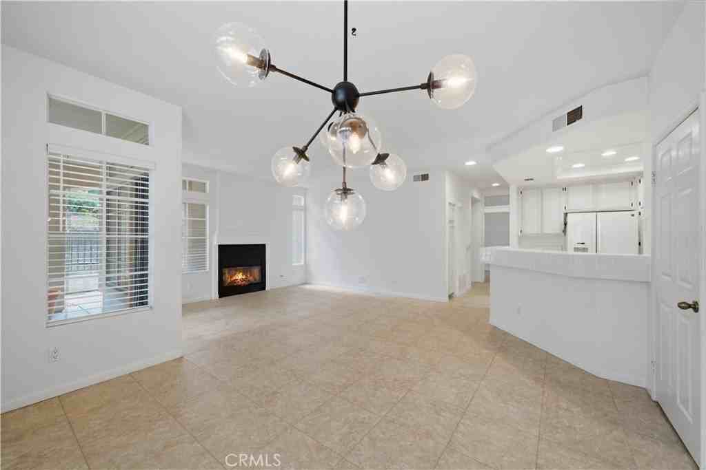 99 Shorebreaker Dr - Photo 5 of 27