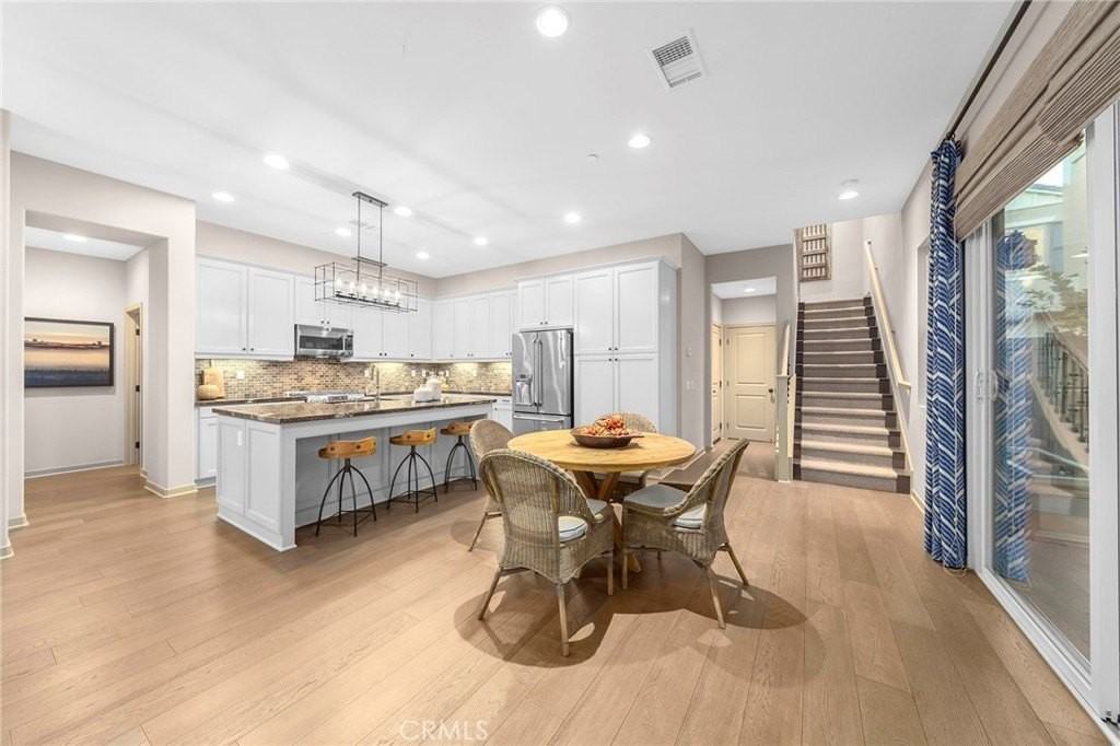 239 Primrose Dr - Photo 3 of 43