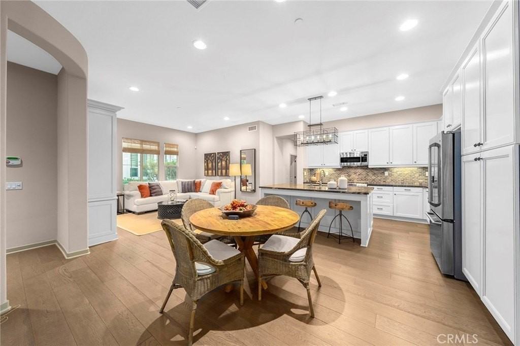 239 Primrose Dr - Photo 4 of 43