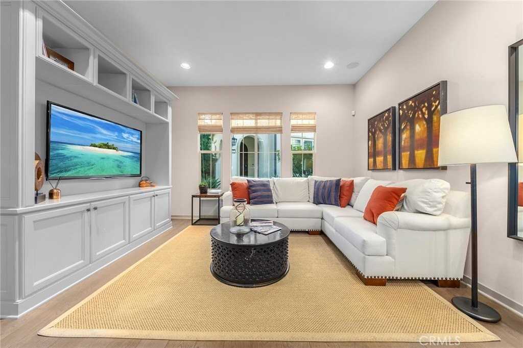 239 Primrose Dr - Photo 5 of 43