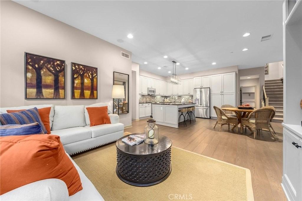 239 Primrose Dr - Photo 6 of 43