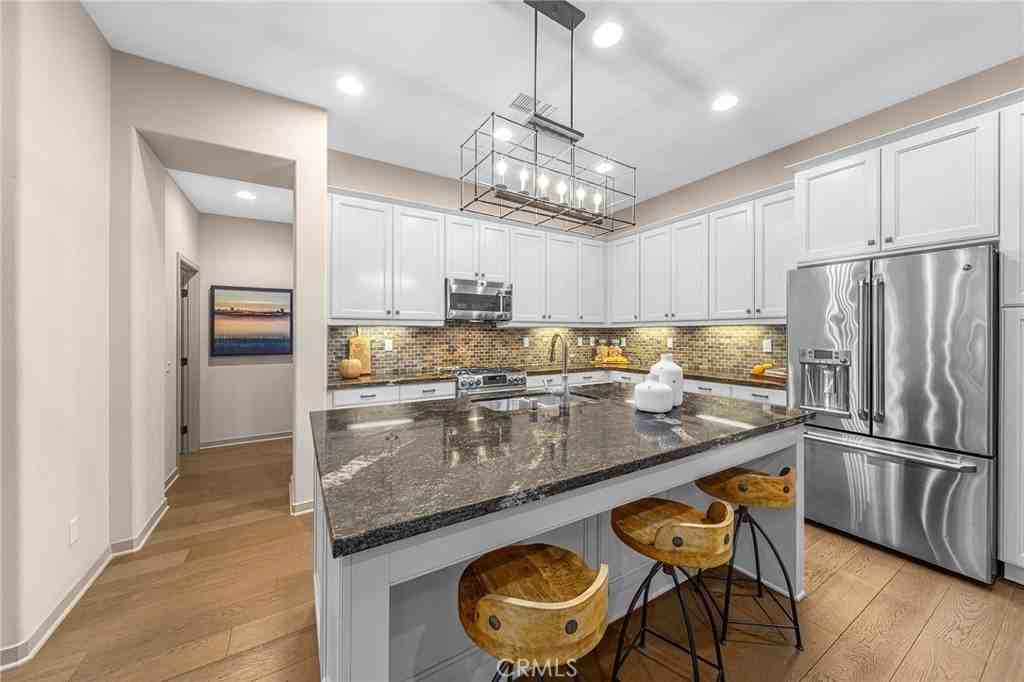 239 Primrose Dr - Photo 7 of 43