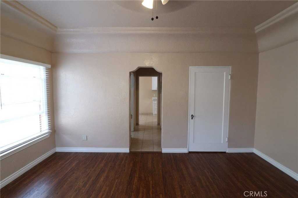 925 N Lacy St #4 - Photo 5 of 20