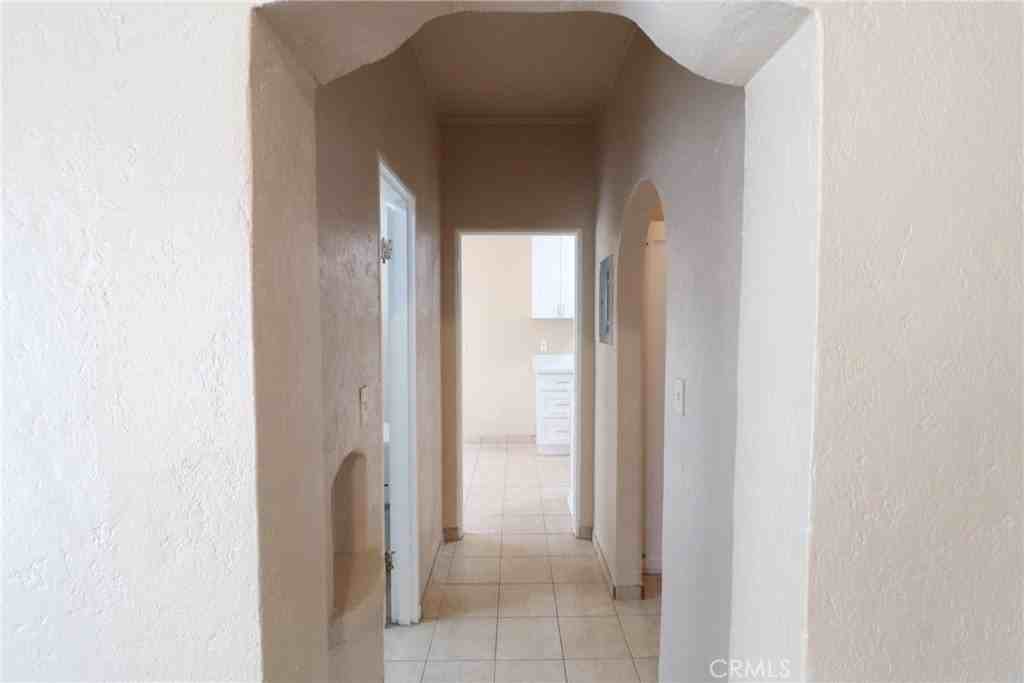 925 N Lacy St #4 - Photo 7 of 20