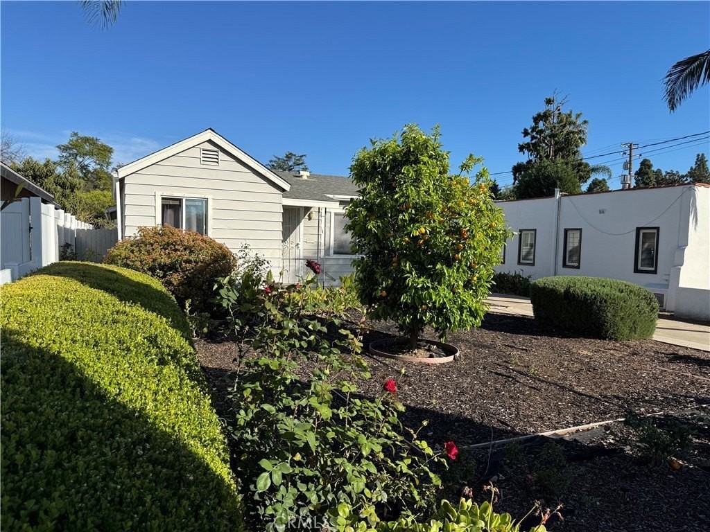 325 N Waverly St - Photo 2 of 16