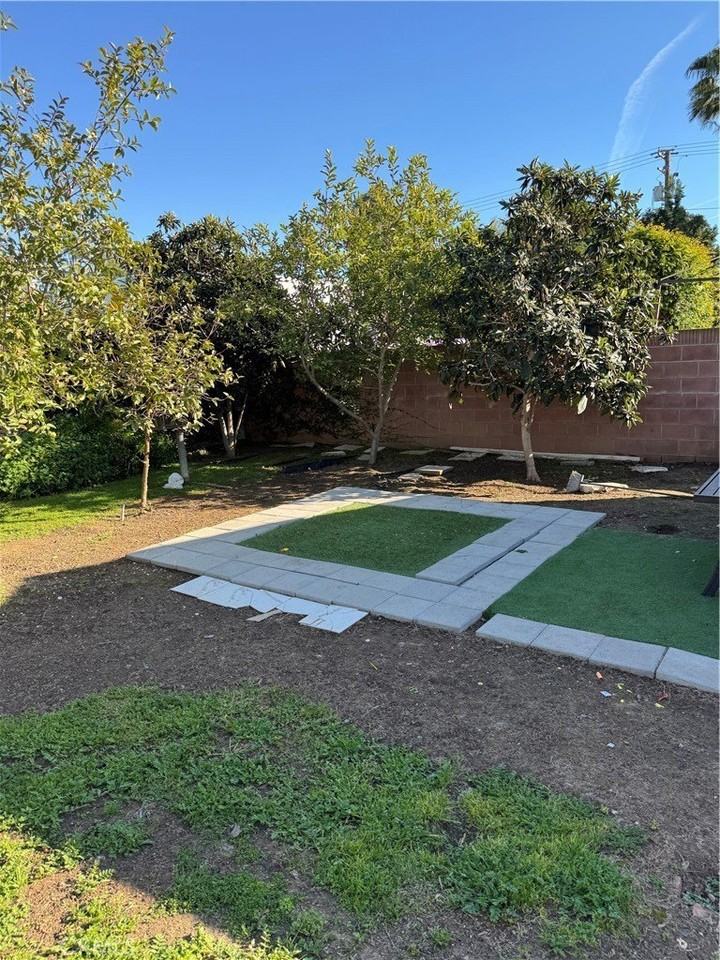 325 N Waverly St - Photo 5 of 16