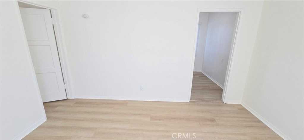 6702 Flora Ave #B - Photo 4 of 31