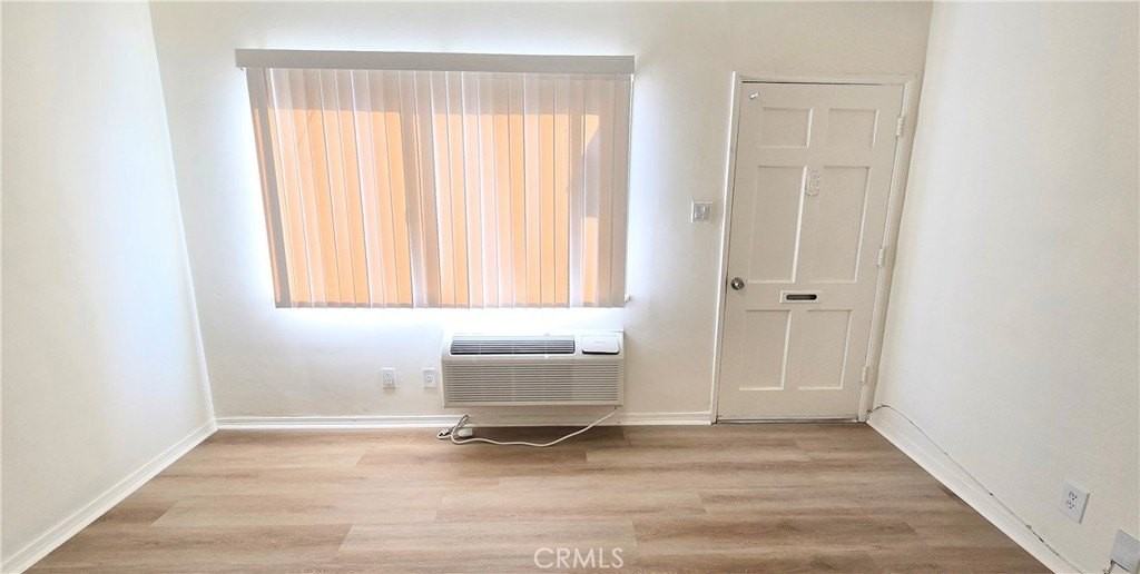 6702 Flora Ave #B - Photo 5 of 31