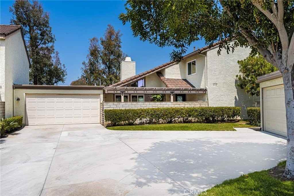 5554 E Vista Del Rio - Photo 2 of 42