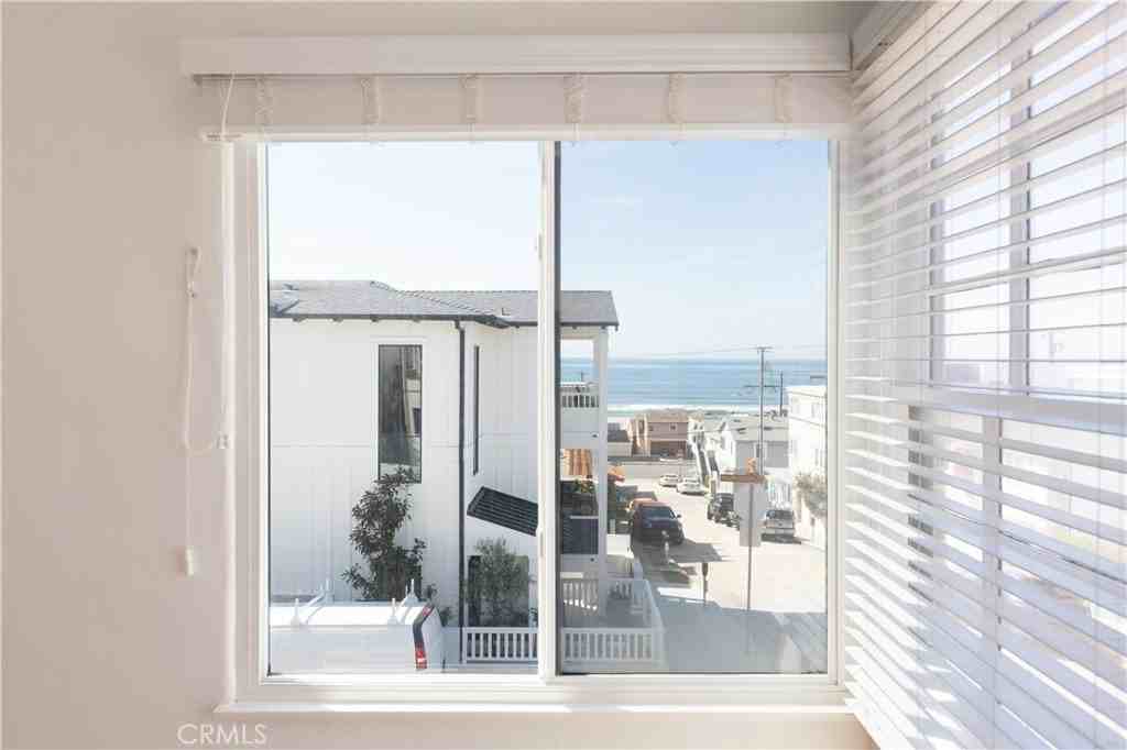 3030 Manhattan Ave - Photo 7 of 10