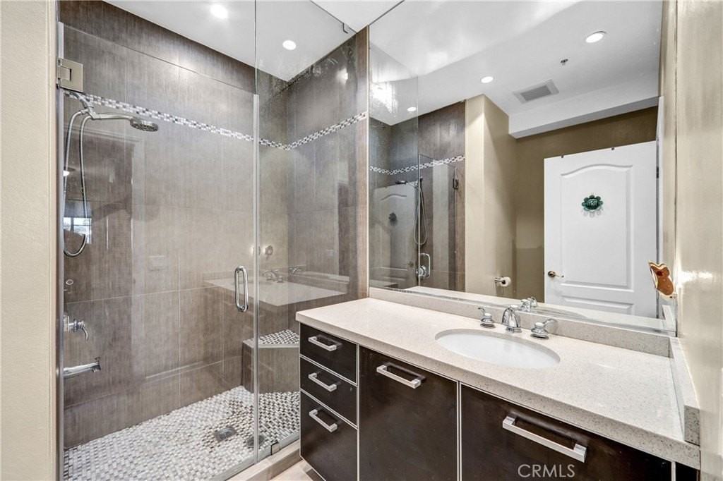 508 Glenwood Rd #305 - Photo 7 of 9