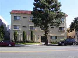 featured image of 17312 Chatsworth St #B