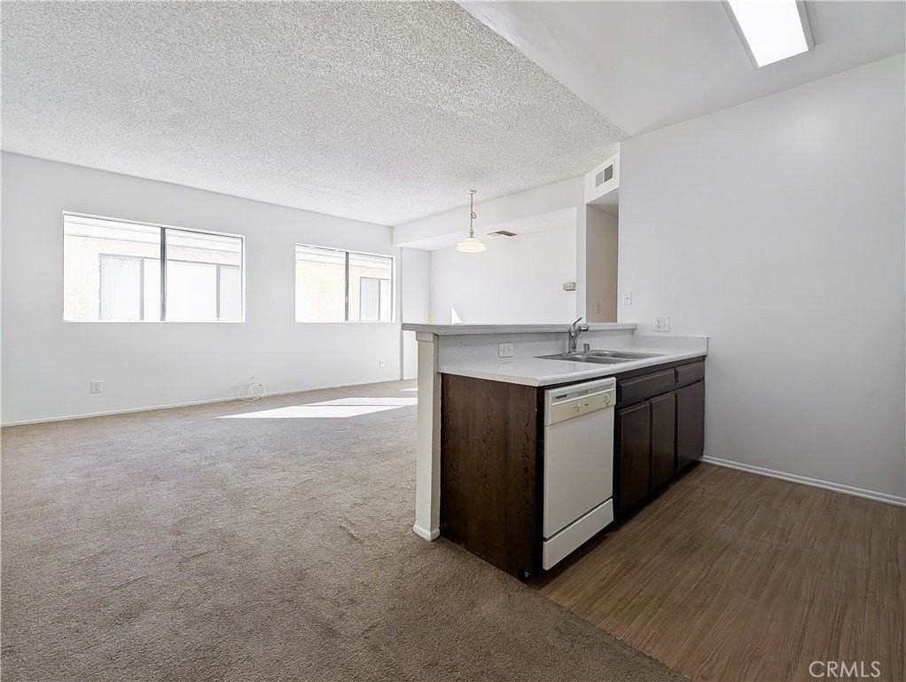 17312 Chatsworth St #B - Photo 2 of 12