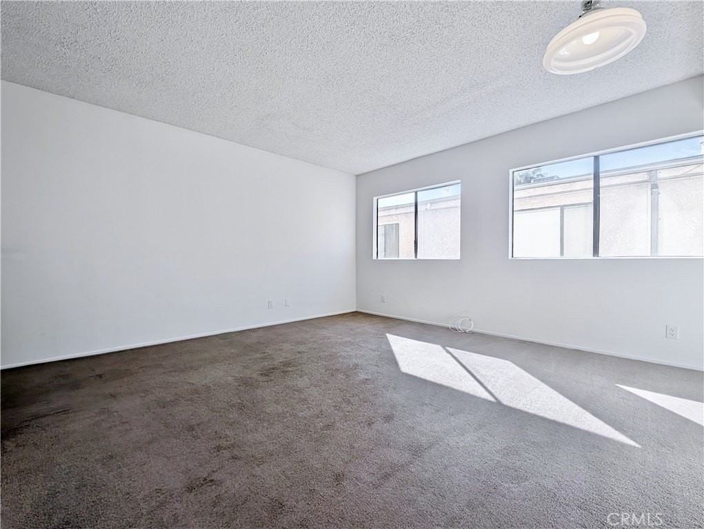 17312 Chatsworth St #B - Photo 6 of 12