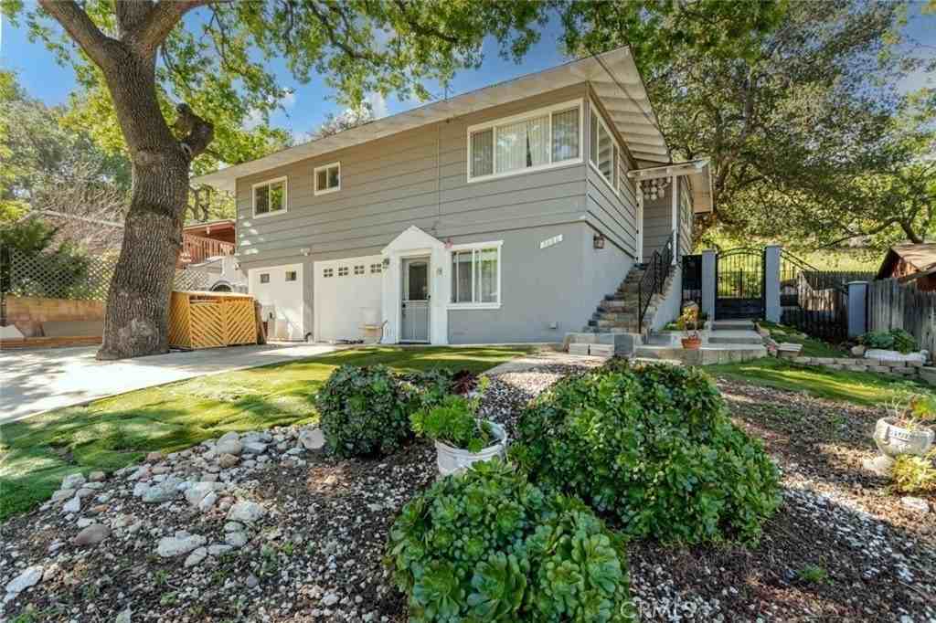 5888 Oak Knolls Rd - Photo 5 of 40