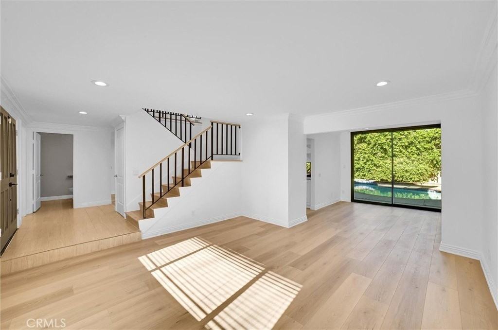 18839 Miranda St - Photo 5 of 31