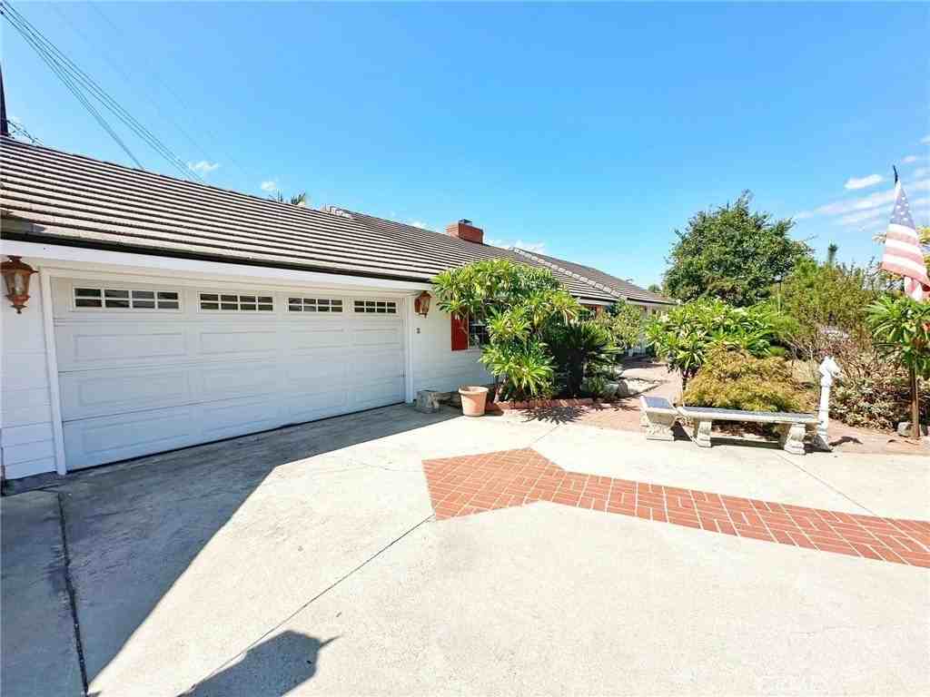 1149 S Rimsdale Dr - Photo 5 of 30