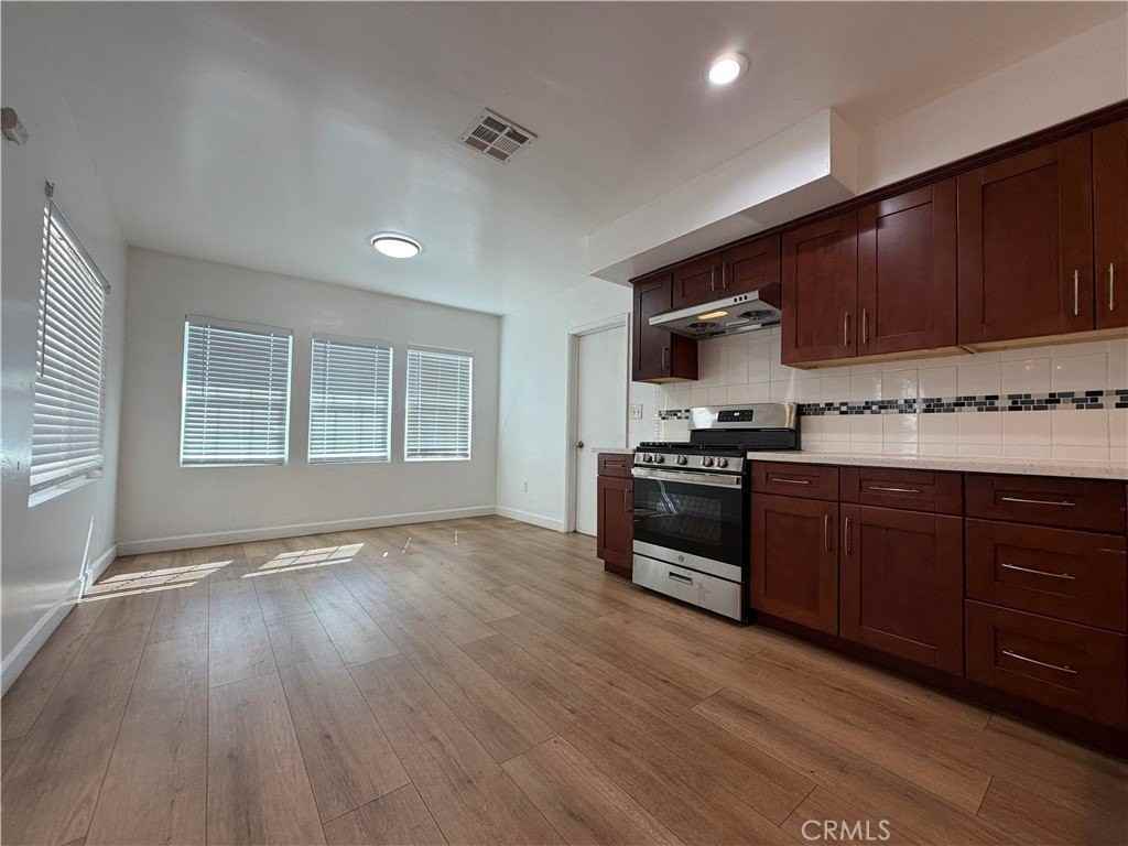 901 El Dorado St - Photo 5 of 16