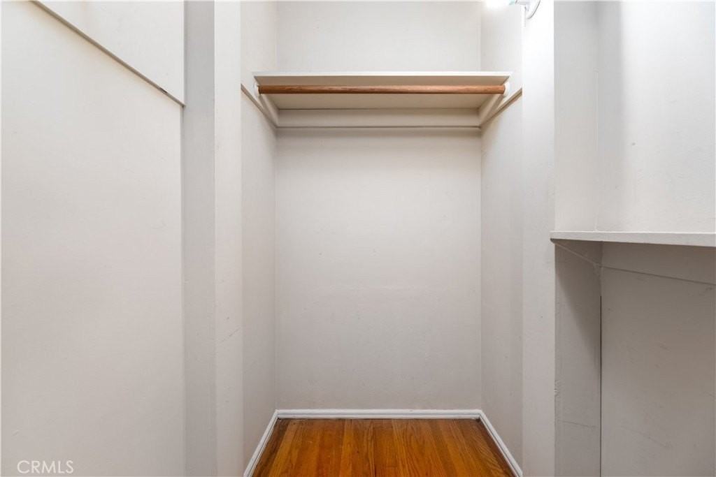 1929 Wellesley Rd - Photo 4 of 33