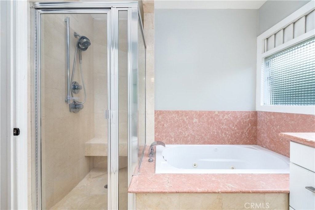 1929 Wellesley Rd - Photo 7 of 33