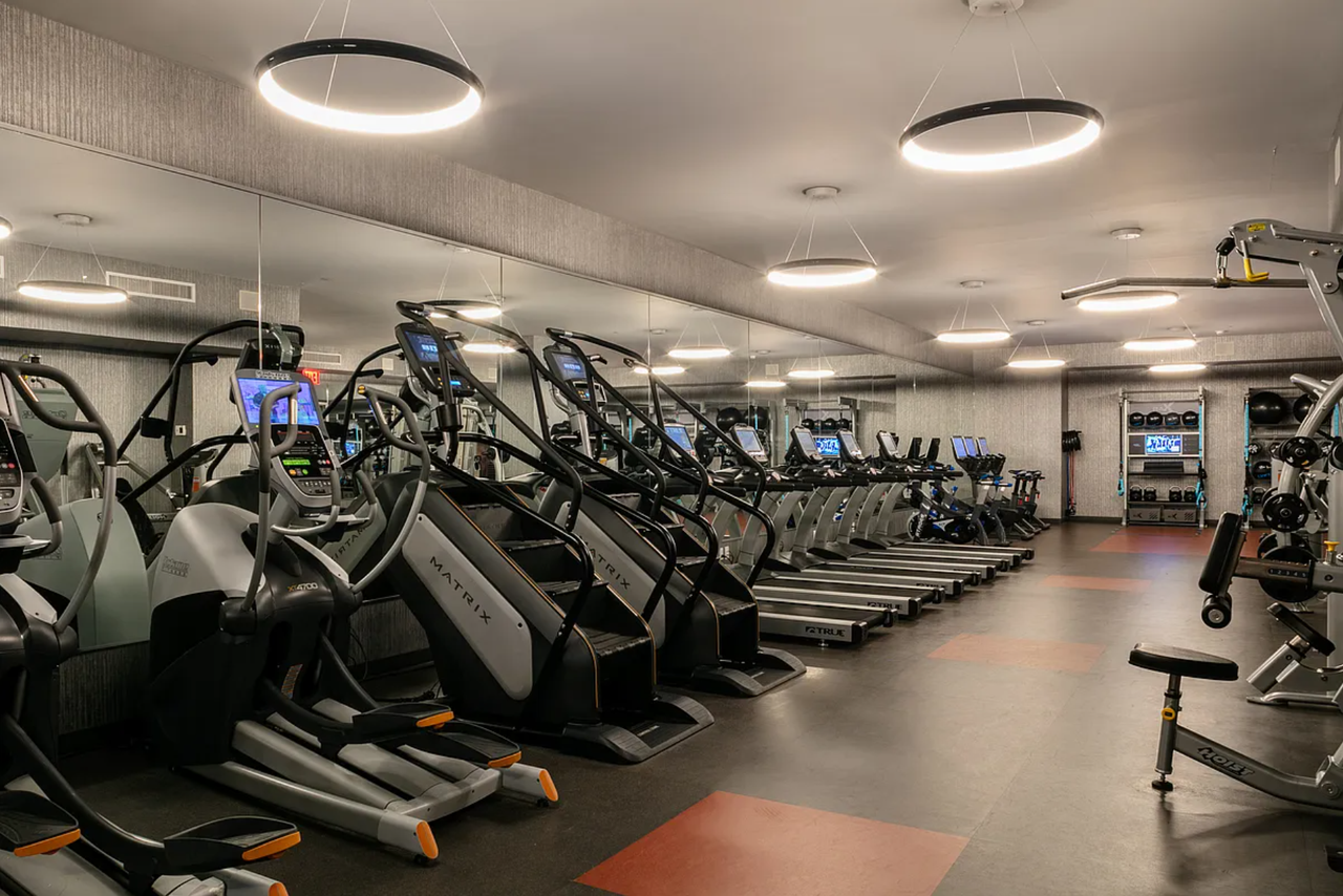 507 West 28th Street #7E - Photo 5 of 6