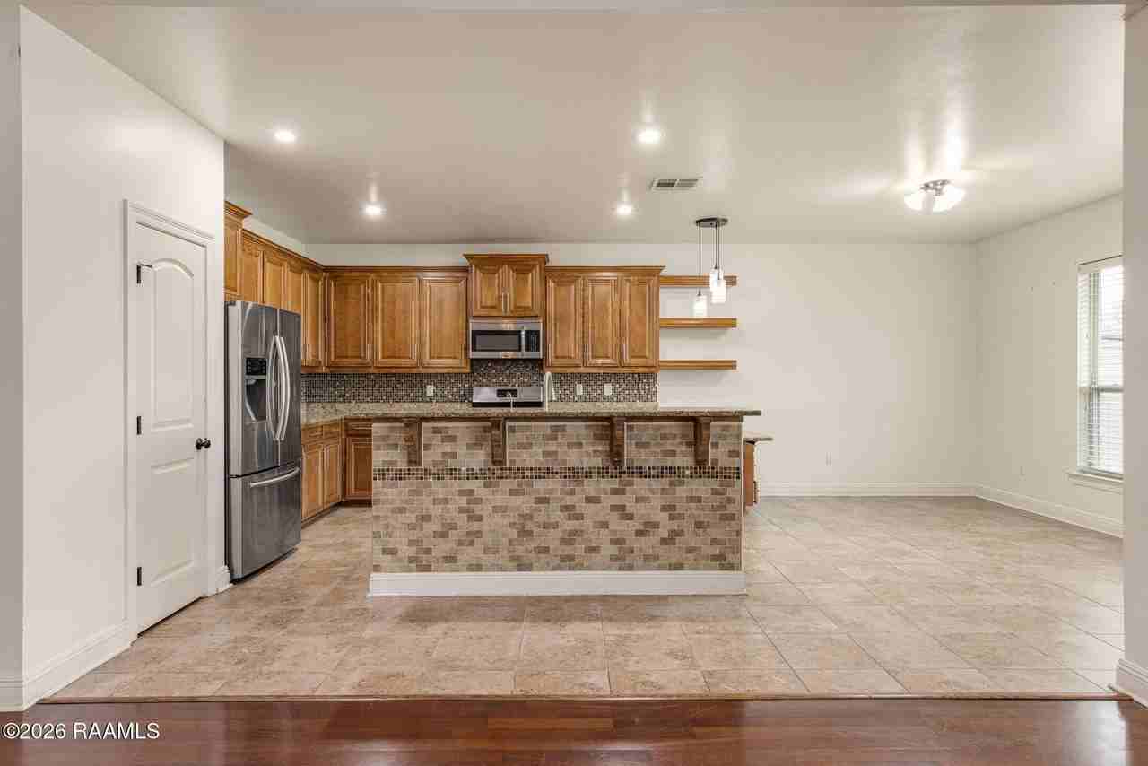 225 Woodhaven Rd - Photo 5 of 21